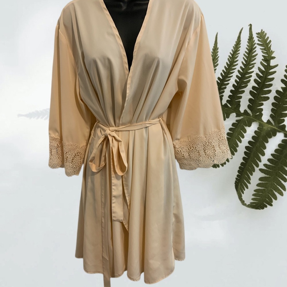 Romantic-Boho-Cream Lace-Trimmed Bridal Robe